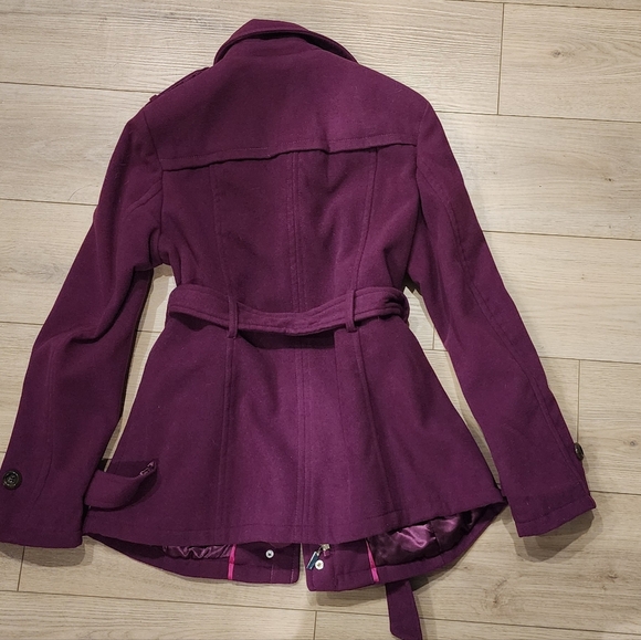 Sold - Picture 3 of 5